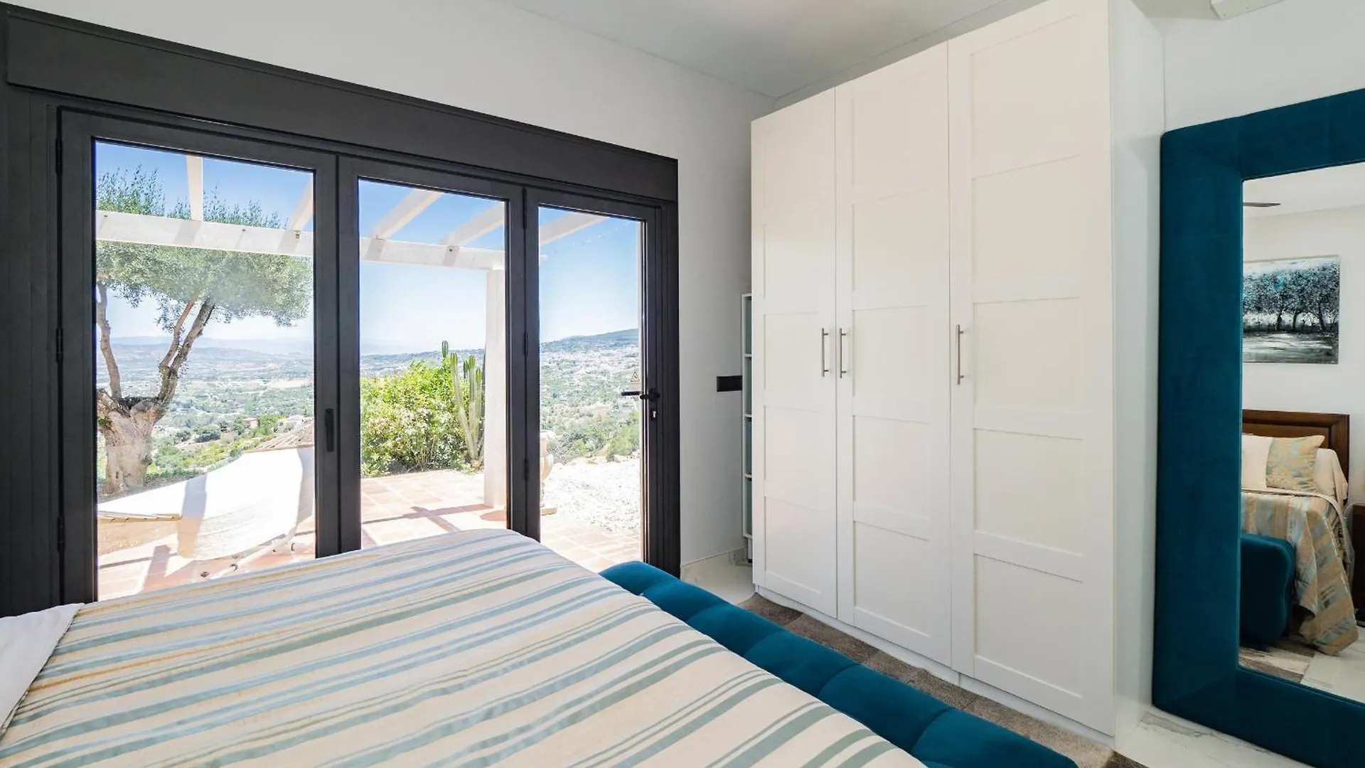Hébergement de vacances Cubo'S Los Olivos View Rural House Alhaurín el Grande Espagne